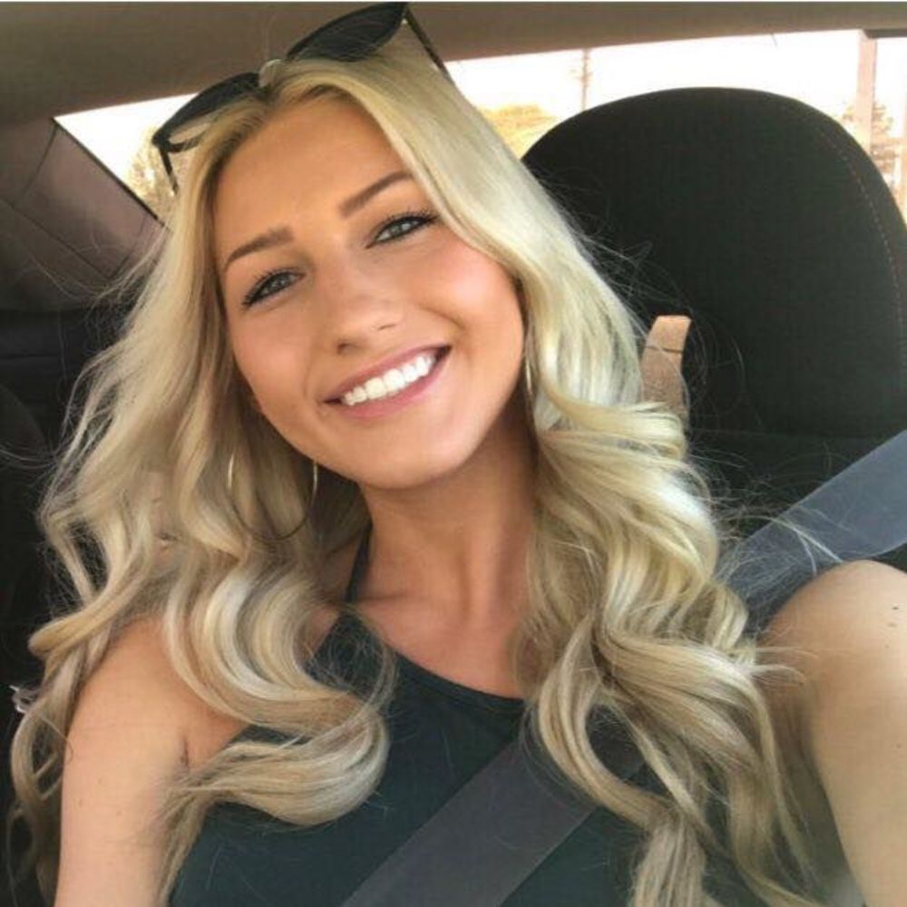 Meet your Posher, Alexis